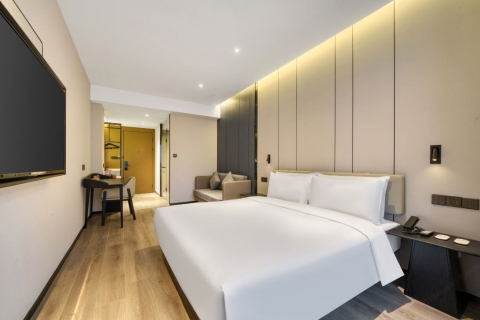 ���ӾƵ�(������ɽ����·����վ��)