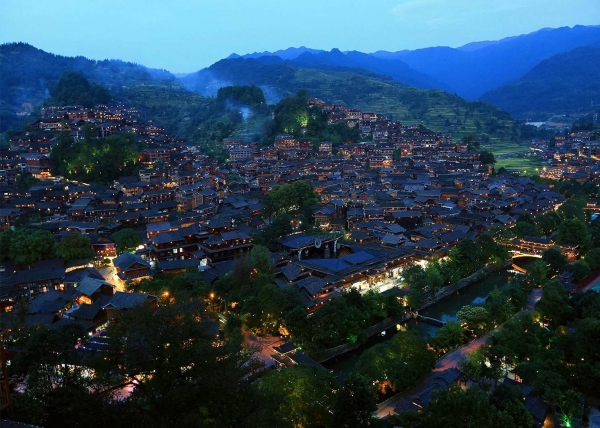 ������ɽ������ǧ����կ