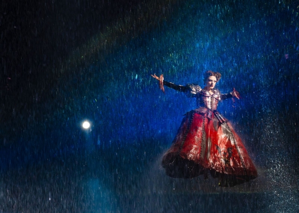 ������ˮ���糡